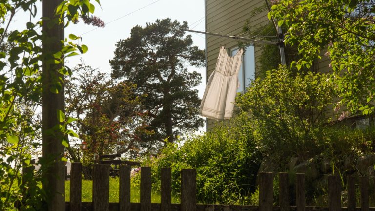 Comment laver et conserver la robe bébé baptême après la cérémonie ?
