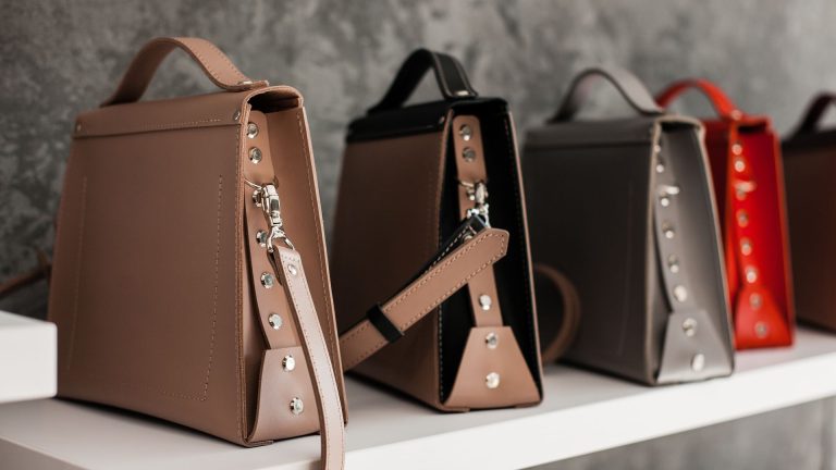 Numéro de série Louis Vuitton et date code : comprendre la différence