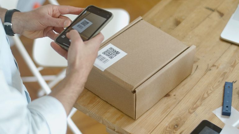 Vérification du code UPC Nike ou du QR code : quelle est la plus sûre ?