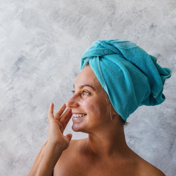 Petit bouton rouge : astuces pour apaiser votre peau naturellement