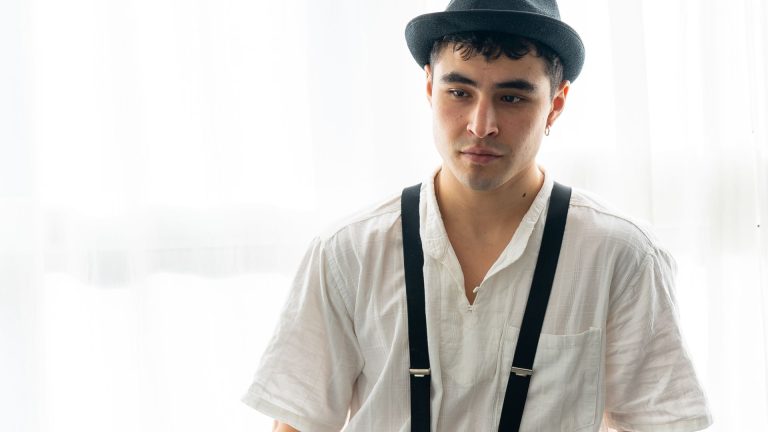 Accessoires pour parfaire une tenue champêtre d&rsquo;un homme invité